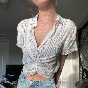 Fun Twist Crop Top w/ Pocket